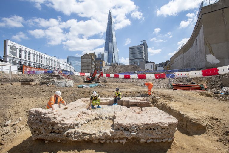 First of its kind Roman mausoleum unearthed at London development site.
